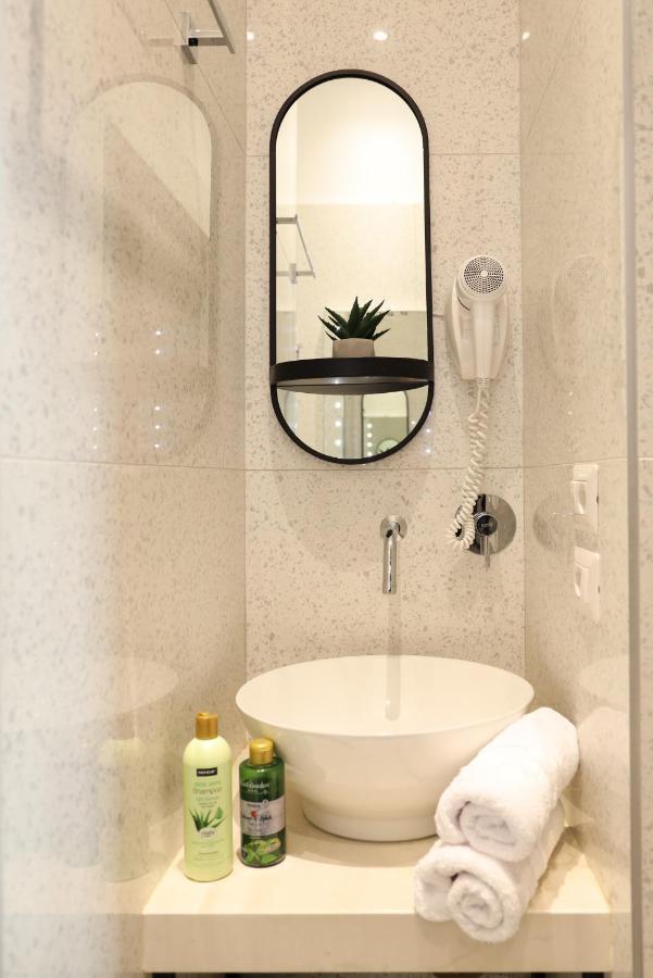 Urban Stay Tirana Deluxe Exterior photo